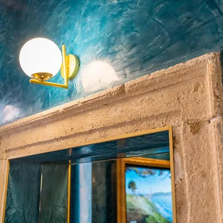 Domus Gladius By Postcardsfrom アパート *