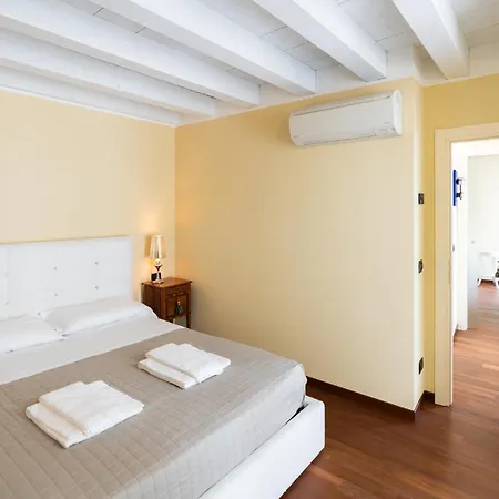 Domus Gladius By Postcardsfrom فيرونا