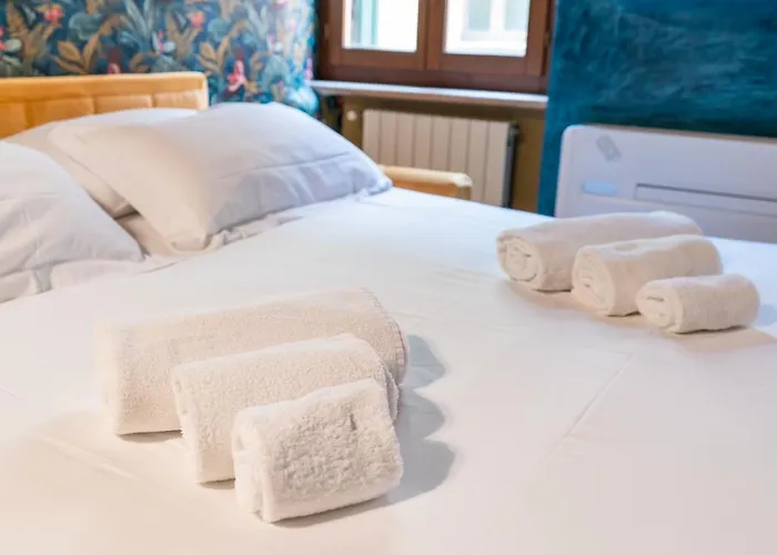 아파트 Stories By Postcardsfrom