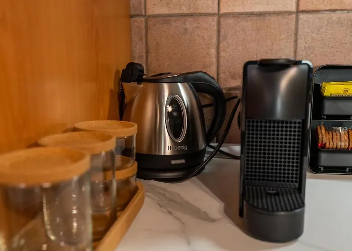 Stories By Postcardsfrom 아파트 베로나