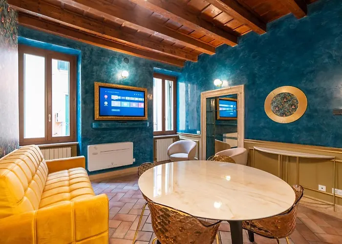 Stories By Postcardsfrom * 베로나