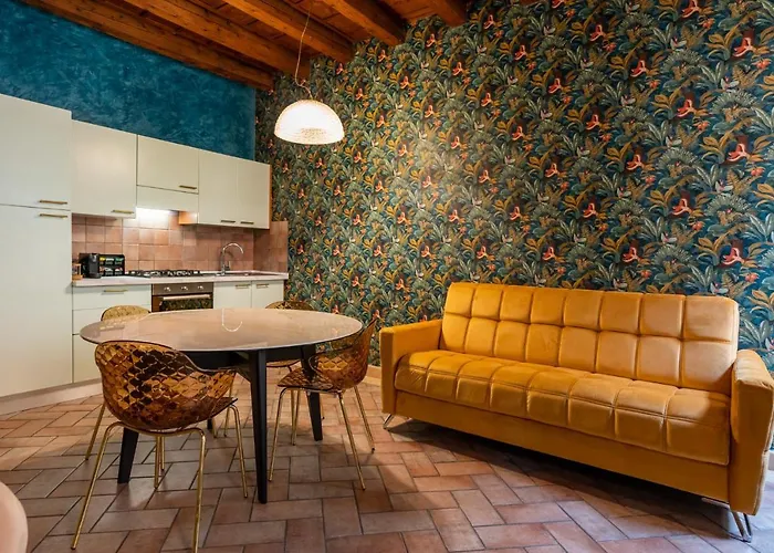 Stories By Postcardsfrom 아파트 베로나