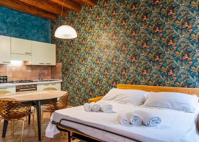 Stories By Postcardsfrom 아파트