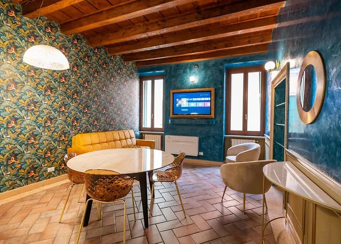 Stories By Postcardsfrom * 베로나