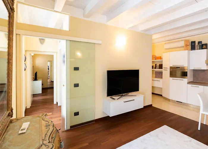 아파트 Stories By Postcardsfrom