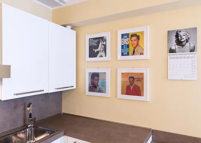 Stories By Postcardsfrom 아파트 *