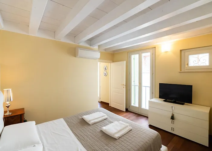 Stories By Postcardsfrom * 베로나