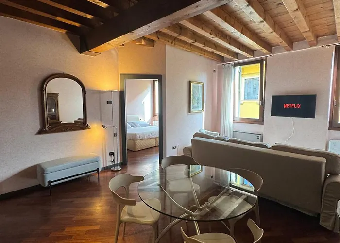 Stories By Postcardsfrom 아파트 베로나