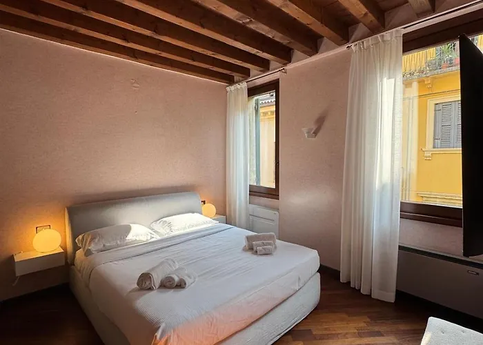 아파트 Stories By Postcardsfrom *